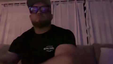 Snapshot of thiccbull12 chatting on 09/20/25, 10:27 thiccbull12 online show from 09/20/25, 10:27