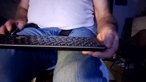 freak without a leash online show from 12/16/24, 03:30