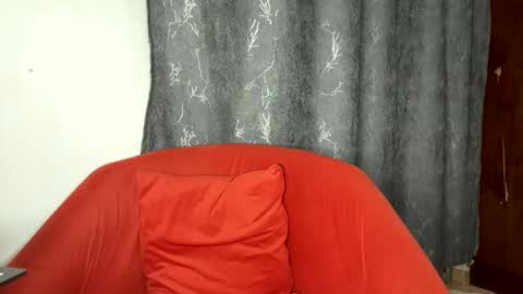 Snapshot of thick_jojo chatting on 12/14/25, 03:01 Call me Taliee online show from 12/14/25, 03:01