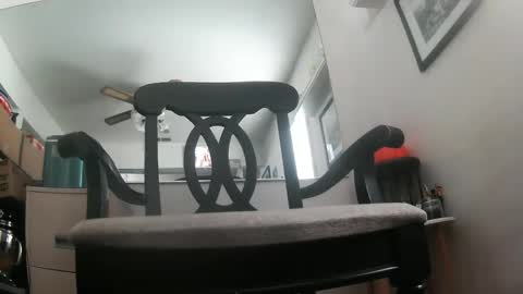 Snapshot of thickcock37 chatting on 02/17/26, 04:35 Thickcock37 online show from 02/17/26, 04:35