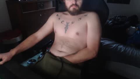 Snapshot of thickgarrett chatting on 12/12/24, 01:49 thickgarrett online show from 12/12/24, 01:49