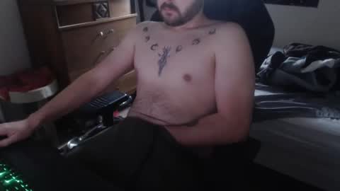 Snapshot of thickgarrett chatting on 01/01/25, 05:11 thickgarrett online show from 01/01/25, 05:11