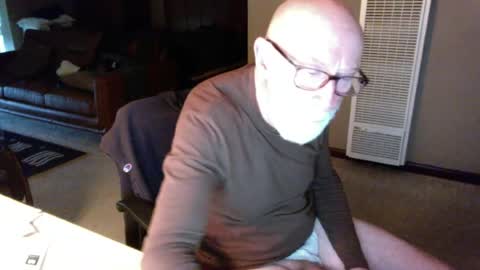 Snapshot of thickmorninwood chatting on 06/23/26, 01:53 thickmorninwood online show from 06/23/26, 01:53