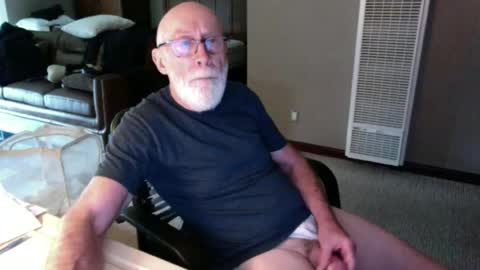 Snapshot of thickmorninwood chatting on 07/26/26, 02:13 thickmorninwood online show from 07/26/26, 02:13
