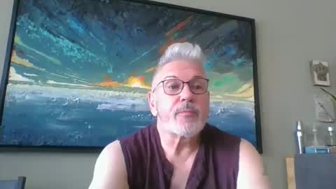 Snapshot of thierrypapineau chatting on 04/22/26, 08:21 thierrypapineau online show from 04/22/26, 08:21