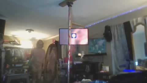 Snapshot of thiggy69 chatting on 11/16/25, 04:51 lola...and...thiggy online show from 11/16/25, 04:51