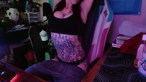 Snapshot of thighsnacks chatting on 12/11/24, 09:23 snacks online show from 12/11/24, 09:23