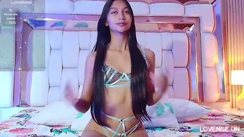 Snapshot of thin_eva chatting on 02/22/25, 07:03 Eva online show from 02/22/25, 07:03