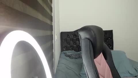 Snapshot of thin_tommy11 chatting on 01/26/25, 02:14 thin_tommy11 online show from 01/26/25, 02:14