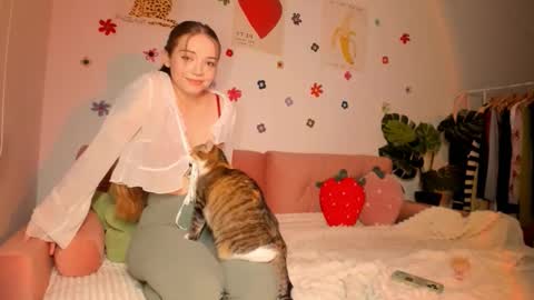 Snapshot of thisisamelia chatting on 10/03/25, 05:10 Amelia  shows on mondays fridays and sundays  if anything changes im giving updates on my fansly  online show from 10/03/25, 05:10