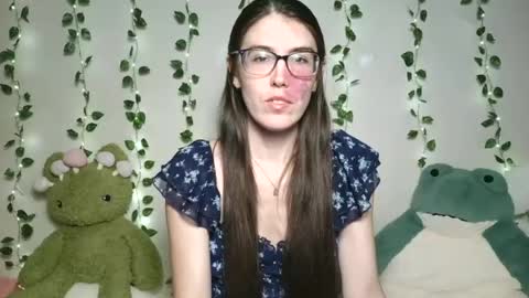 Snapshot of thistlefernsby chatting on 06/14/26, 06:21 thistlefernsby online show from 06/14/26, 06:21