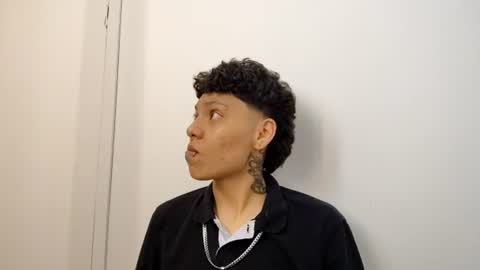 thomas27f online show from 11/08/25, 03:39