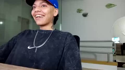 thomas27f online show from 11/17/25, 11:21