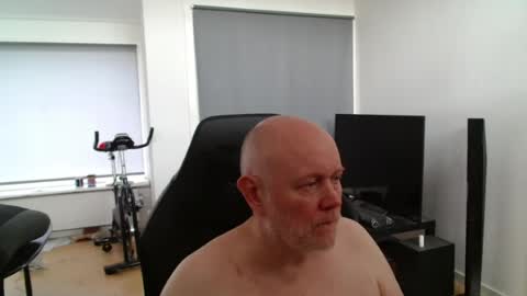 thomas806035 online show from 08/02/26, 09:52