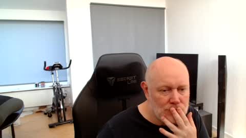 thomas806035 online show from 08/03/26, 06:56