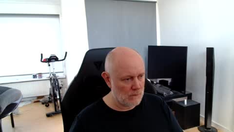 thomas806035 online show from 08/05/26, 09:23