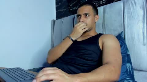 Thomas online show from 04/05/26, 02:31