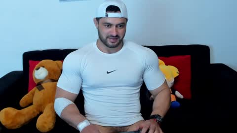 Thomas Brandon online show from 01/28/25, 04:18