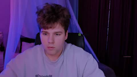 thomas_crow online show from 04/04/26, 08:56