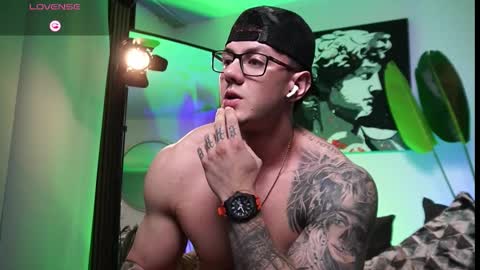 Thomas Falcon online show from 02/11/26, 01:43