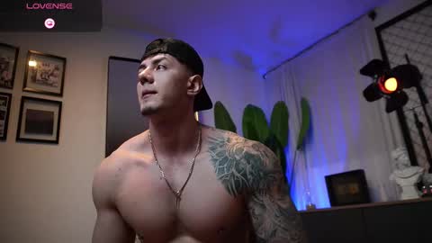 Thomas Falcon online show from 02/18/26, 01:56