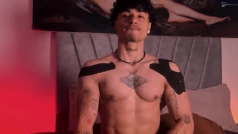 Snapshot of thomas_fit1 chatting on 11/25/25, 01:38 Thomas 3 JUST STAY AND BE MY LAST LOVE online show from 11/25/25, 01:38