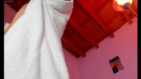 Thomas online show from 09/19/25, 02:46