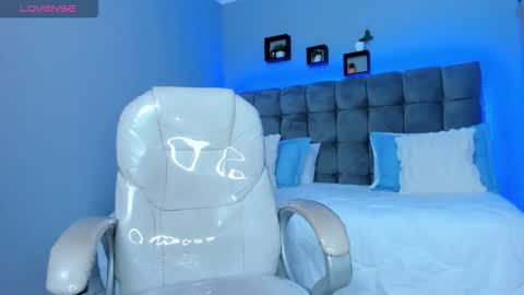 Thomas online show from 12/19/25, 10:55