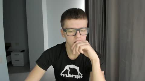 Snapshot of thomas_shelbivip chatting on 12/10/24, 12:05 Tomas online show from 12/10/24, 12:05