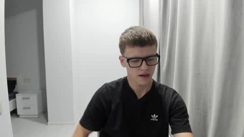 Snapshot of thomas_shelbivip chatting on 12/12/24, 07:04 Tomas online show from 12/12/24, 07:04