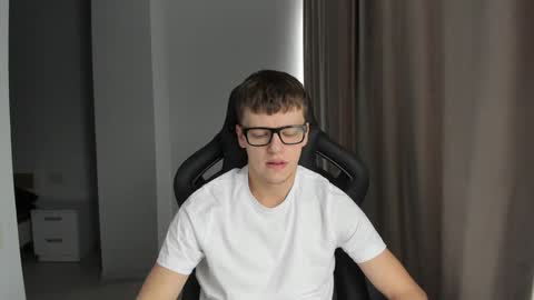 Snapshot of thomas_shelbivip chatting on 01/16/25, 11:58 Tomas online show from 01/16/25, 11:58