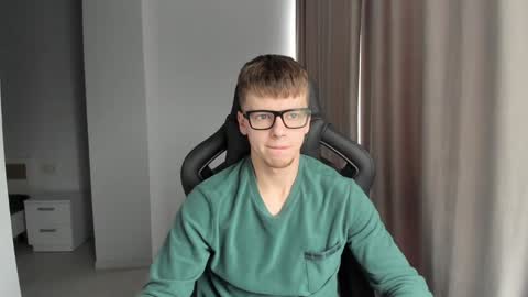 Snapshot of thomas_shelbivip chatting on 01/24/25, 07:41 Tomas online show from 01/24/25, 07:41