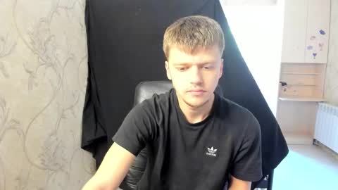 Snapshot of thomas_shelbivip chatting on 09/20/25, 10:05 Tomas online show from 09/20/25, 10:05