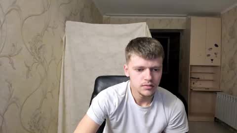 Snapshot of thomas_shelbivip chatting on 11/16/25, 09:09 Tomas online show from 11/16/25, 09:09