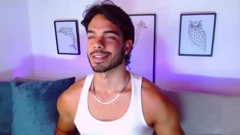 Snapshot of thomas_spellman chatting on 12/14/25, 09:52 thomas_spellman online show from 12/14/25, 09:52