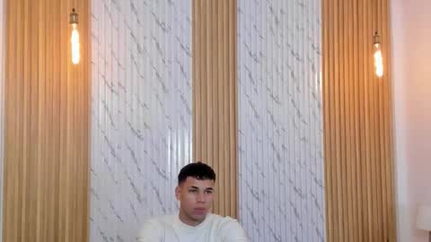 Snapshot of thomas_walker0 chatting on 11/26/25, 11:33 Thomas online show from 11/26/25, 11:33