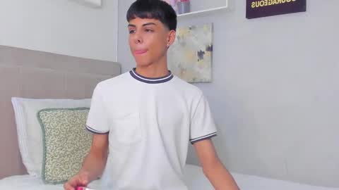 Snapshot of thomas_wild chatting on 02/03/26, 06:22 Thomas online show from 02/03/26, 06:22