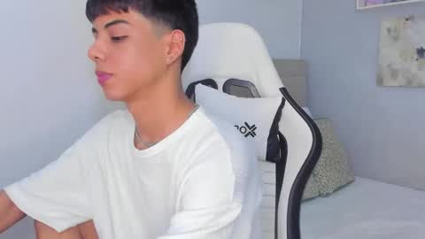 Snapshot of thomas_wild chatting on 02/05/26, 06:29 Thomas online show from 02/05/26, 06:29