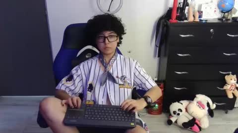 Snapshot of thomascooper_cams chatting on 04/18/26, 06:34 VALERIA online show from 04/18/26, 06:34
