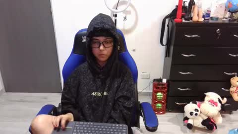 Snapshot of thomascooper_cams chatting on 05/11/26, 08:06 VALERIA online show from 05/11/26, 08:06