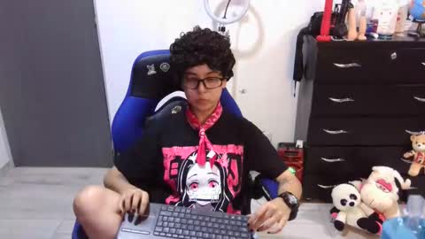 Snapshot of thomascooper_cams chatting on 05/18/26, 07:31 VALERIA online show from 05/18/26, 07:31