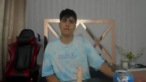 Snapshot of thomasthund chatting on 01/08/26, 01:02 thomasthund online show from 01/08/26, 01:02