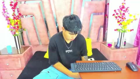 Snapshot of thomasthund chatting on 01/10/26, 01:02 thomasthund online show from 01/10/26, 01:02