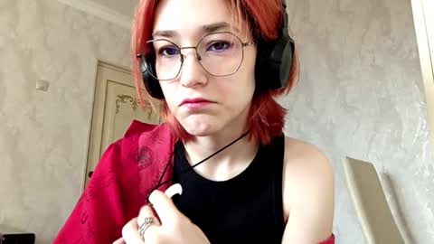 Lina online show from 11/27/25, 11:01