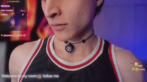 Thom Klein online show from 10/23/25, 07:34