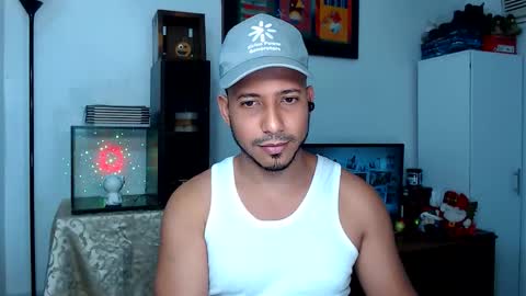 Snapshot of thommerxxx chatting on 01/12/26, 06:46 Thom online show from 01/12/26, 06:46