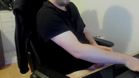 Snapshot of thommy2008 chatting on 12/06/24, 11:11 thommy2008 online show from 12/06/24, 11:11