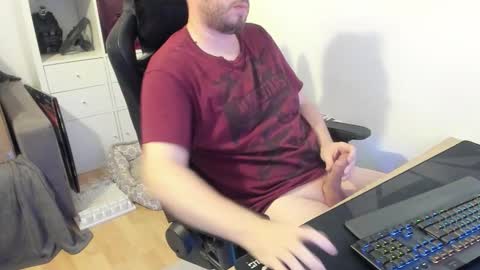 Snapshot of thommy2008 chatting on 10/12/25, 06:51 thommy2008 online show from 10/12/25, 06:51