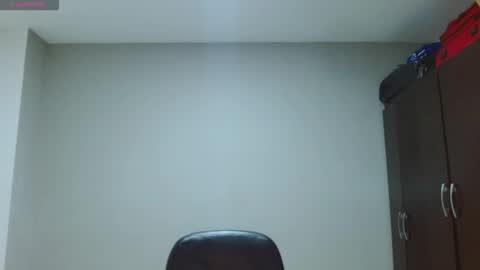 Snapshot of thompson_ari chatting on 12/18/25, 05:24 thompson ari online show from 12/18/25, 05:24