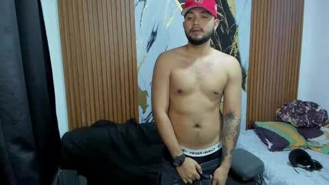 thomson_hot01 online show from 02/04/26, 05:24